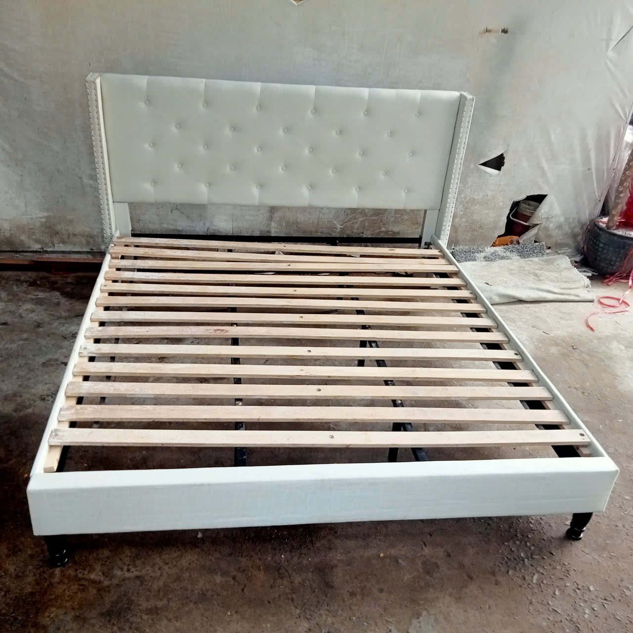 Giường  gỗ MDF cũ SP016496