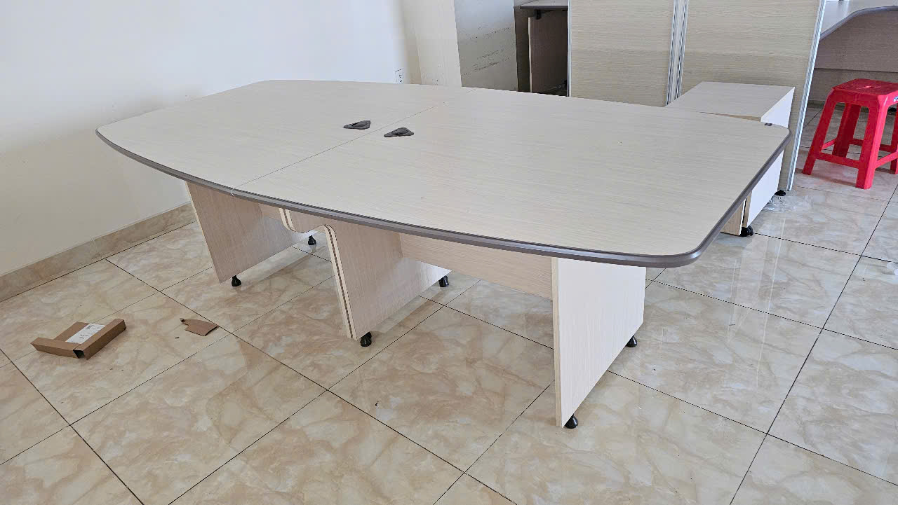 Bàn họp cũ SP021095