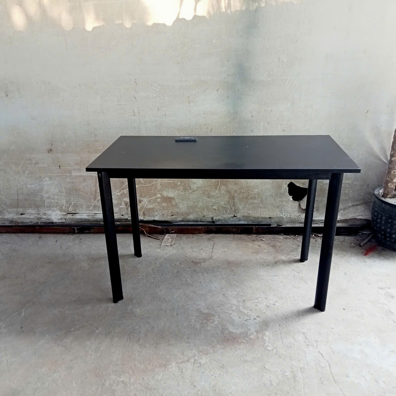 Bàn làm việc cũ  SP021106