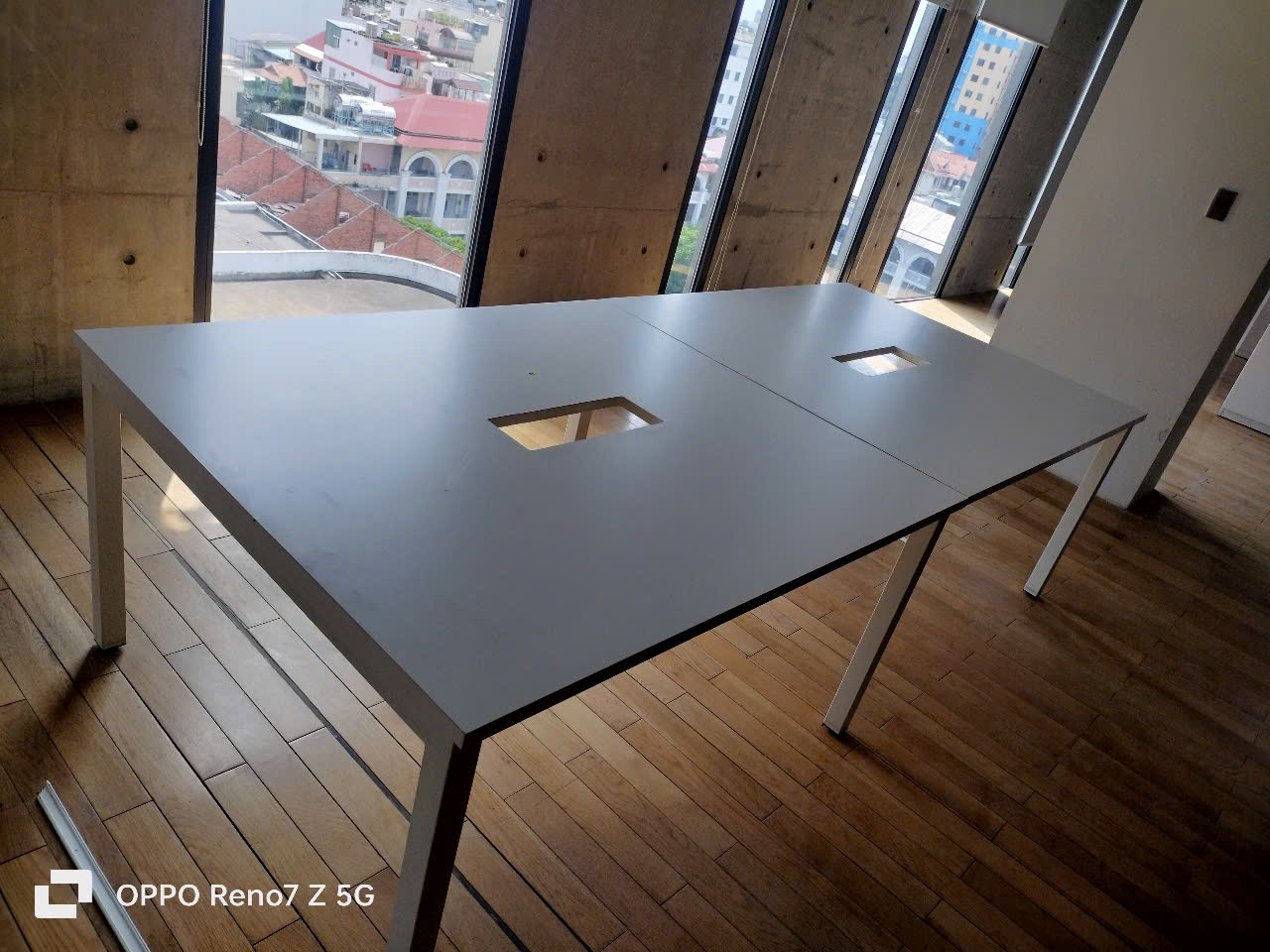 Bàn họp cũ SP021049