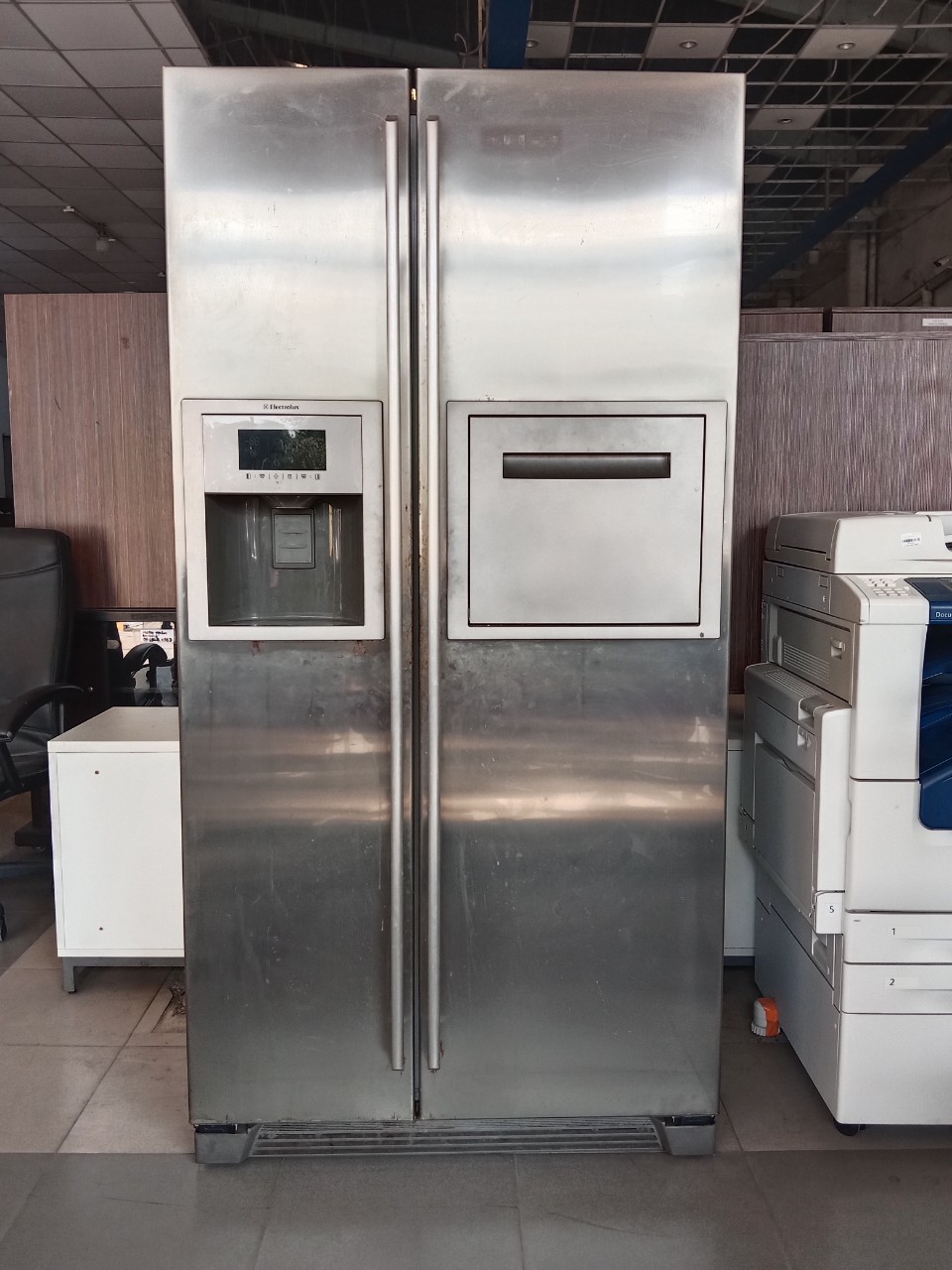 Tủ lạnh Elextrolux 604 Lít ESE5688SA-RTH cũ SP018838