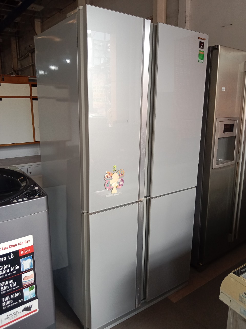 Tủ lạnh Sharp 678 Lít SJ-FS79V-SL cũ SP018925