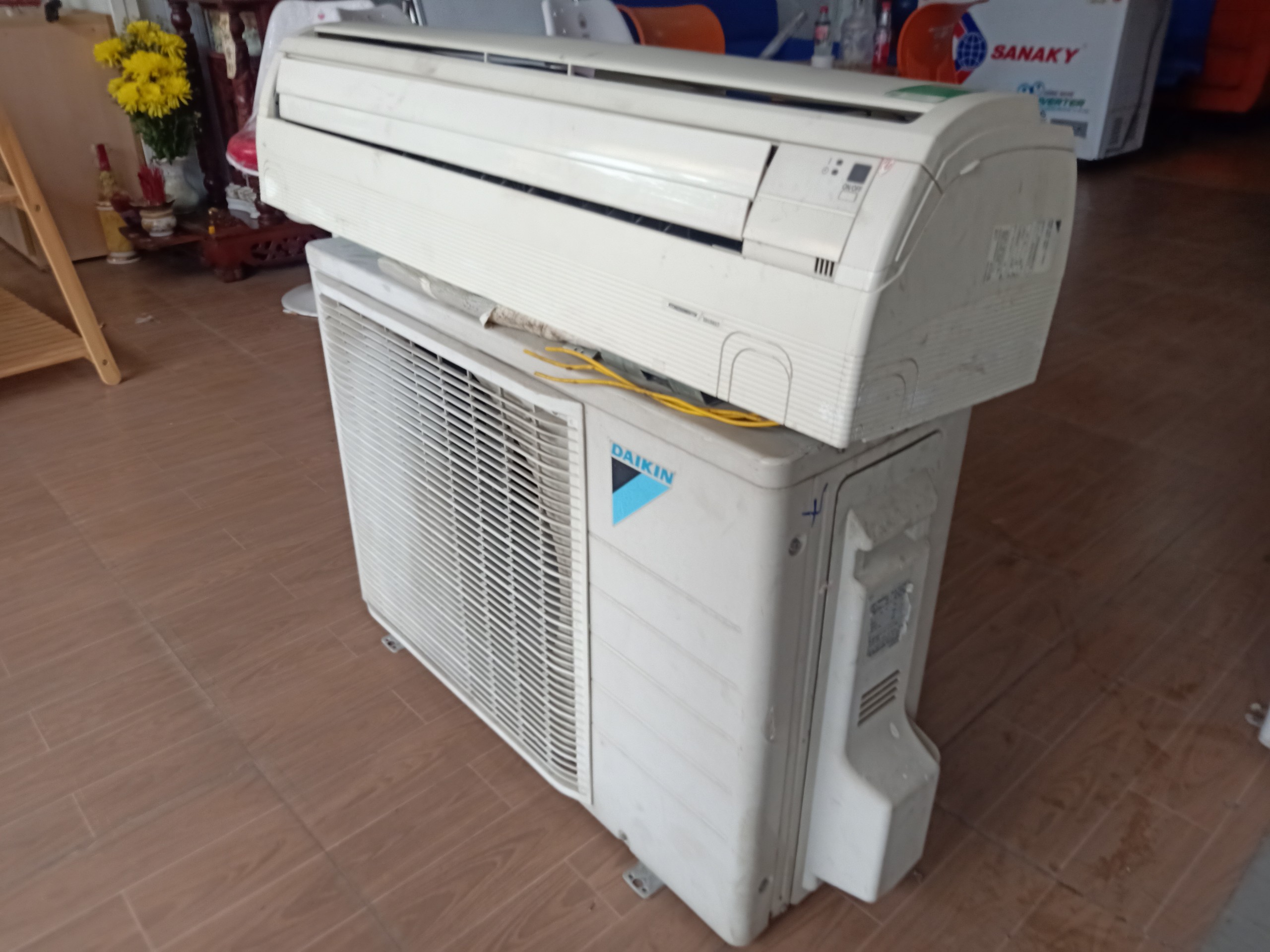 Máy lạnh DAIKIN 2.0 HP FTNE50MV1V cũ SP017187
