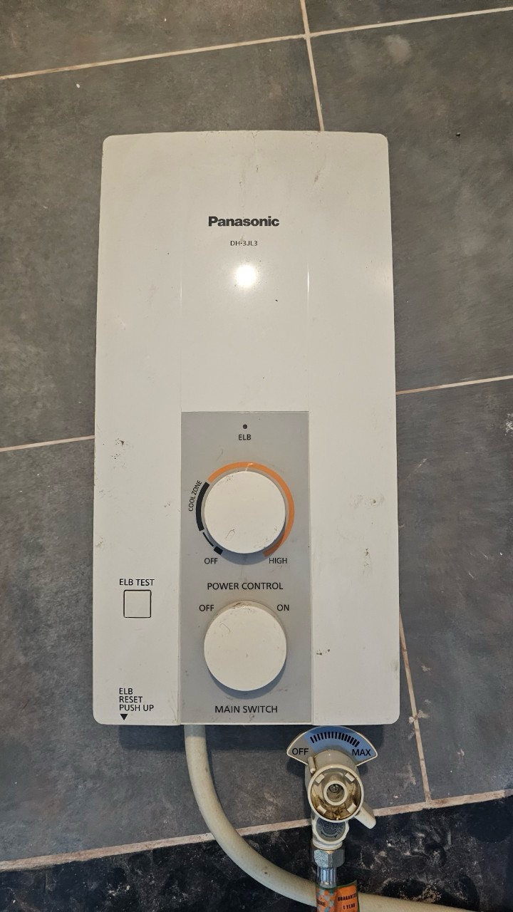 Máy tắm nước nóng  cũ SP020617