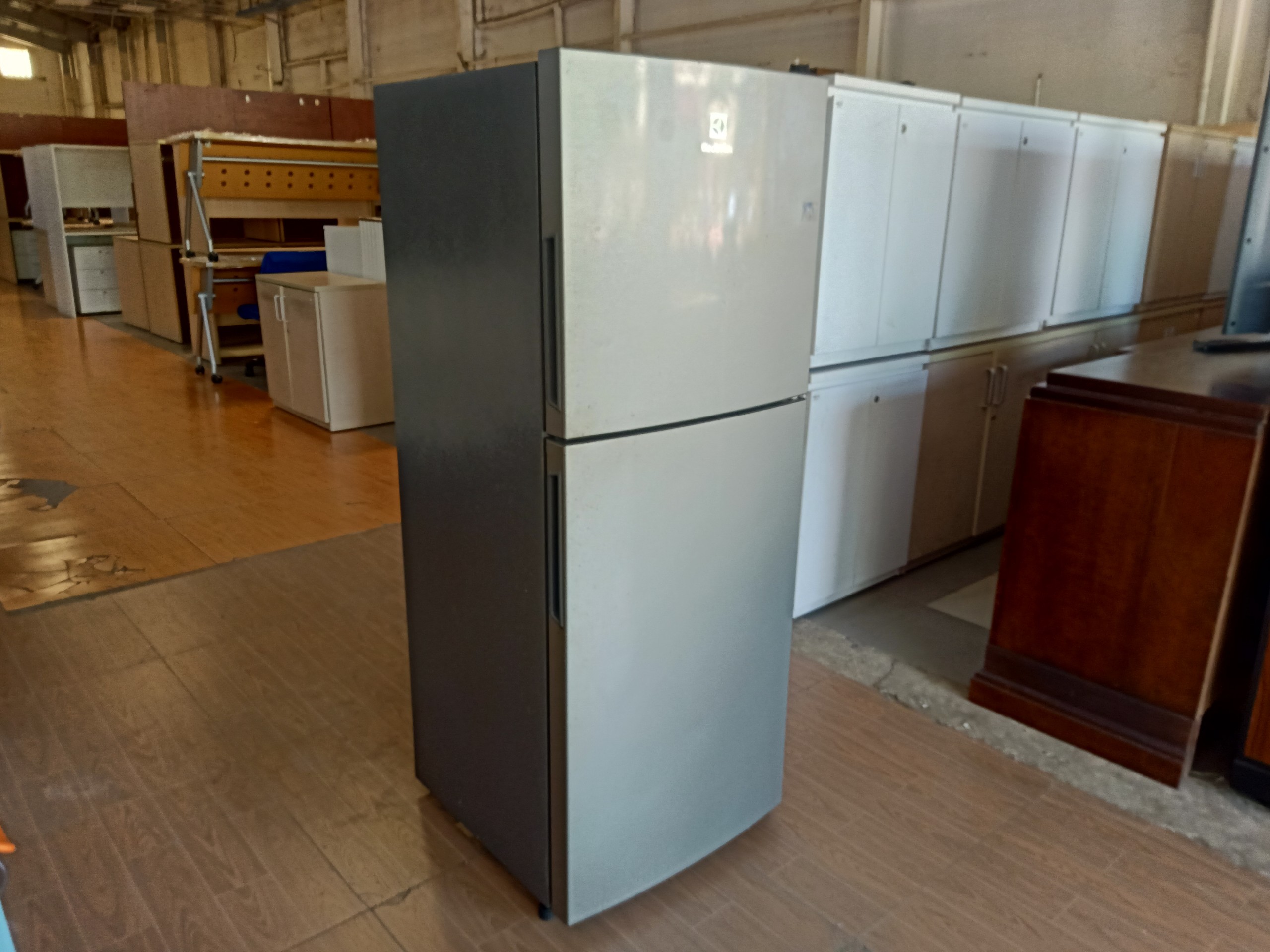 Tủ lạnh Electrolux 210 Lít ETB2102MG cũ SP017421