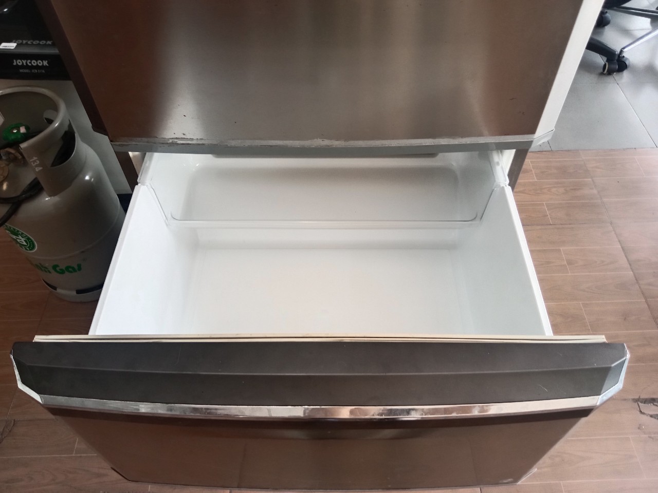 Tủ lạnh MITSUBISHI (370 lít) MR-C46G-ST-V cũ SP019534