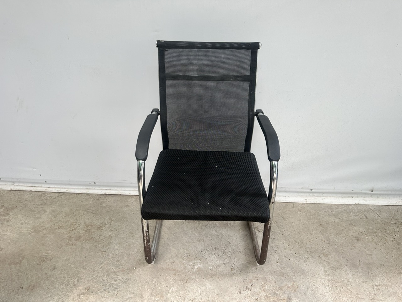 Ghế chân quỳ cũ  SP020655