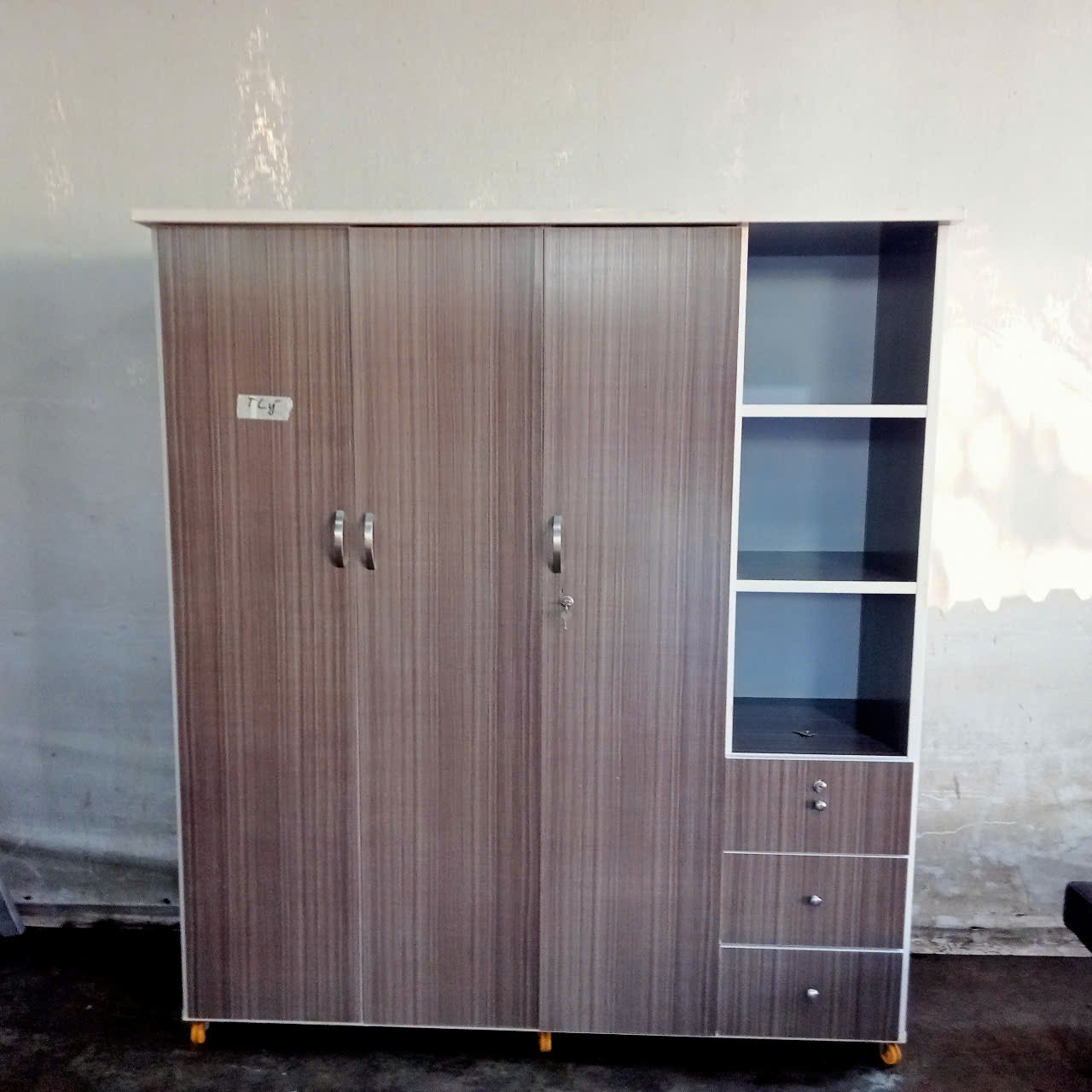 Tủ quần áo nhựa  cũ SP021081