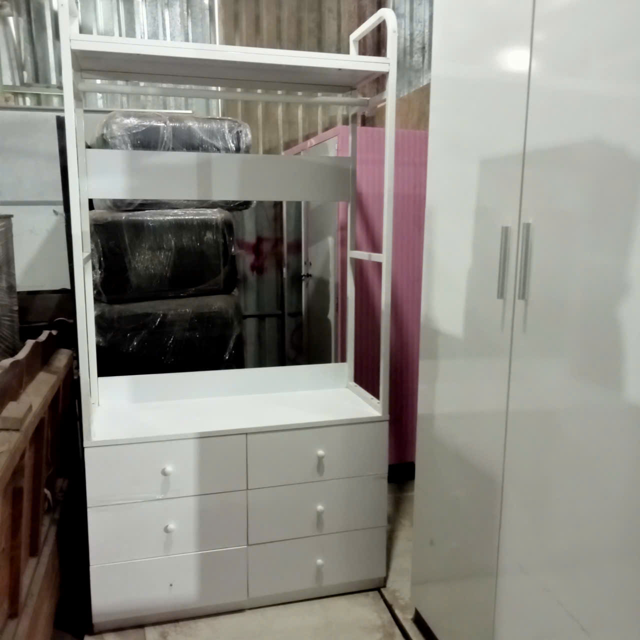 Kệ treo quần áo cũ SP021166