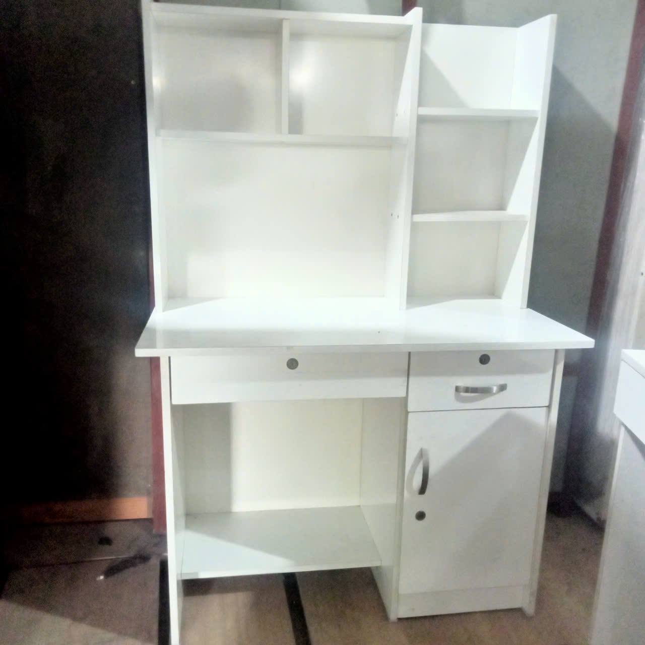 Bàn làm việc cũ  SP021106