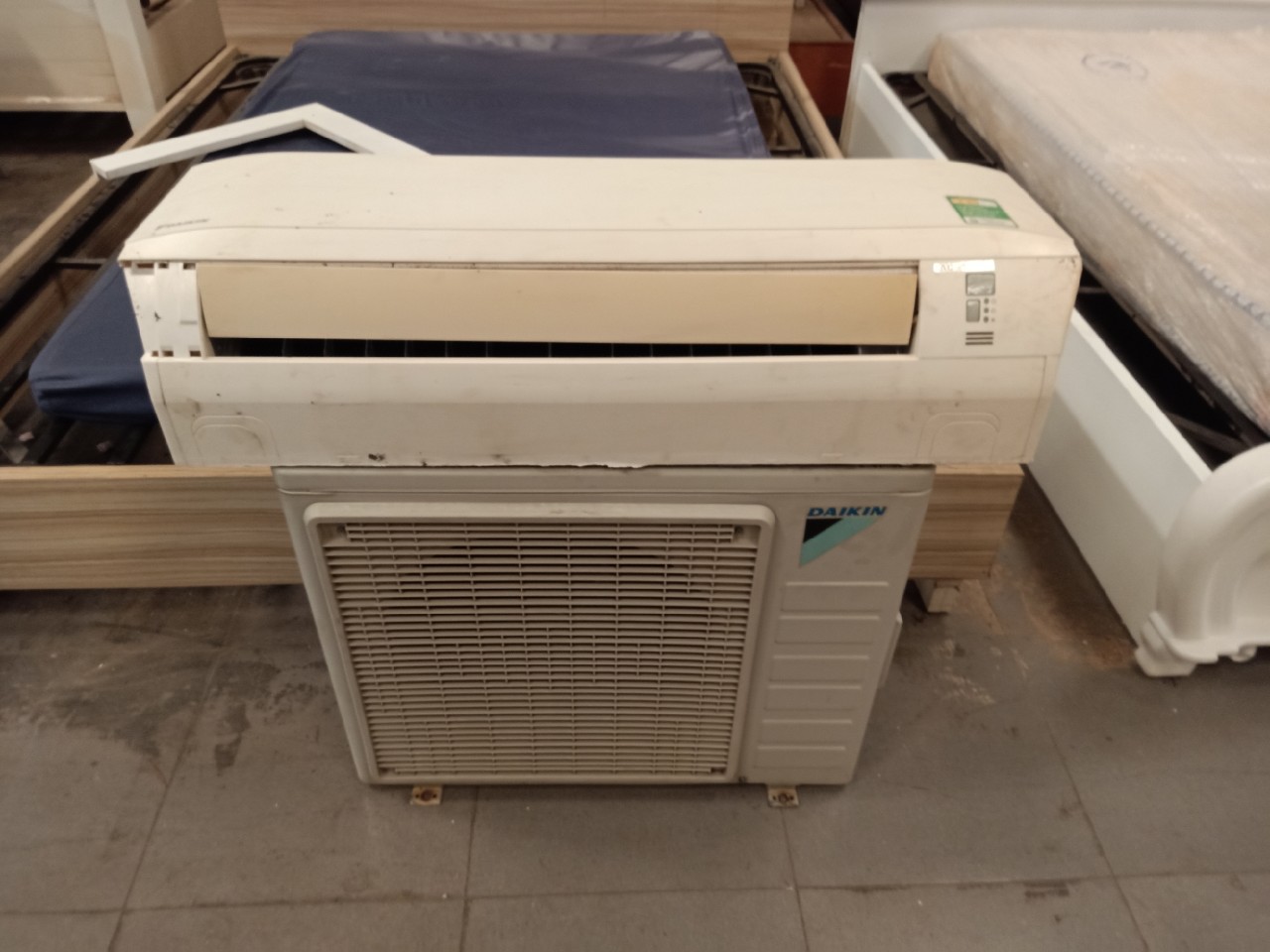 Máy lạnh DAIKIN 1.0 HP RV35BXV1V cũ SP017829