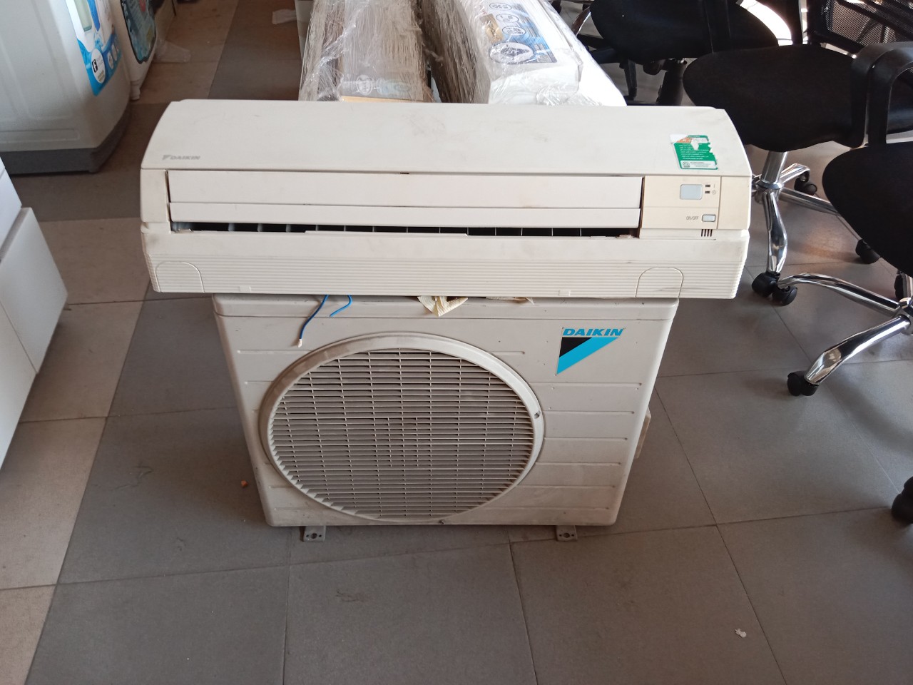 Máy lạnh DAIKIN 1.5 HP FTNE35MV1V9  cũ SP018061.5