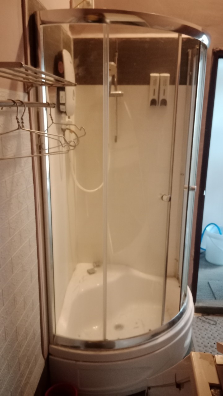 Phòng tắm cũ - SP019995